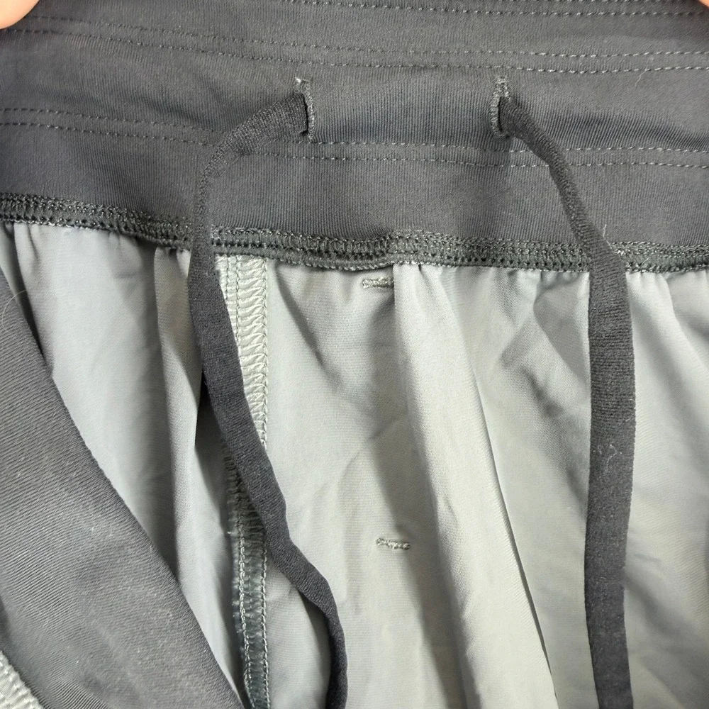 Lululemon Mens Gray Athletic Training Running Shorts Zipper Pocket Size Medium